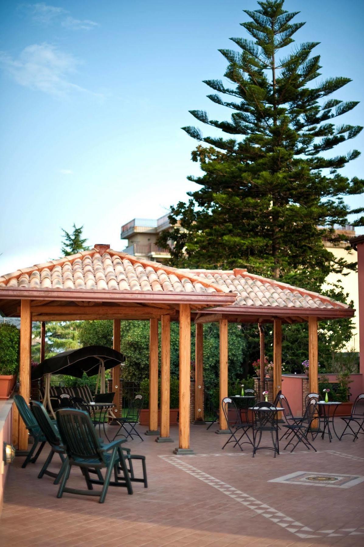 Alhambra - Guest House Di Charme Джаре Екстериор снимка